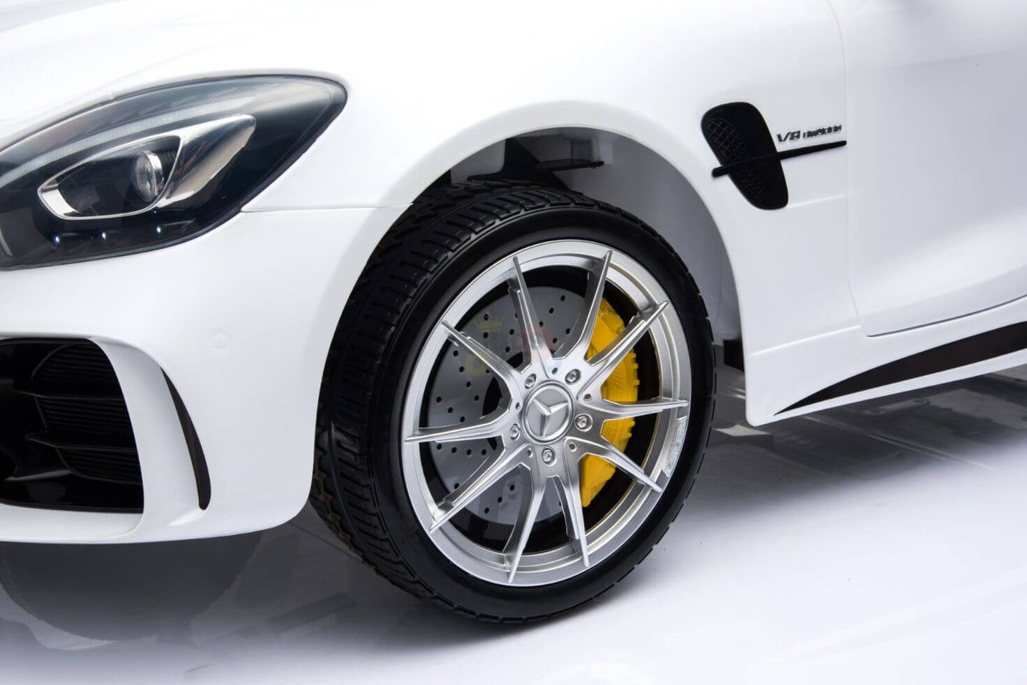 kidsvip_mercedes_benz_gtr_2_seater_kids_and_toddlers_ride_on_car_white-22.jpg